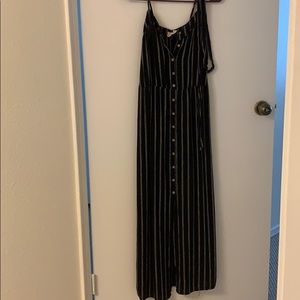 Universal Thread maxi dress. Size small.